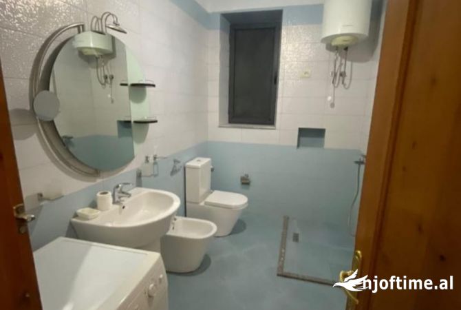 Shtepi me qera 2+1 ne Tirane - 400 Euro