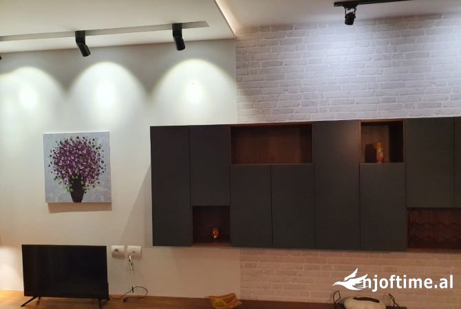 Shtepi me qera Apartament ne Tirane, 1+1, Mobilimi E mobiluar, Pagesa 650  Euro.