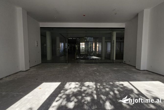 Ambient biznesi me qera 1+1 ne Tirane - 2,300 Euro