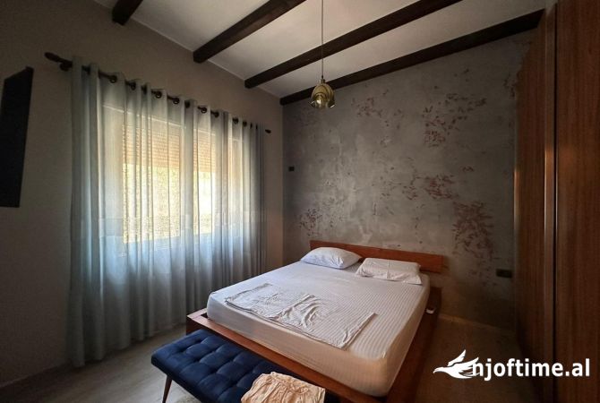 Shtepi me qera 2+1 ne Tirane - 1,500 Euro