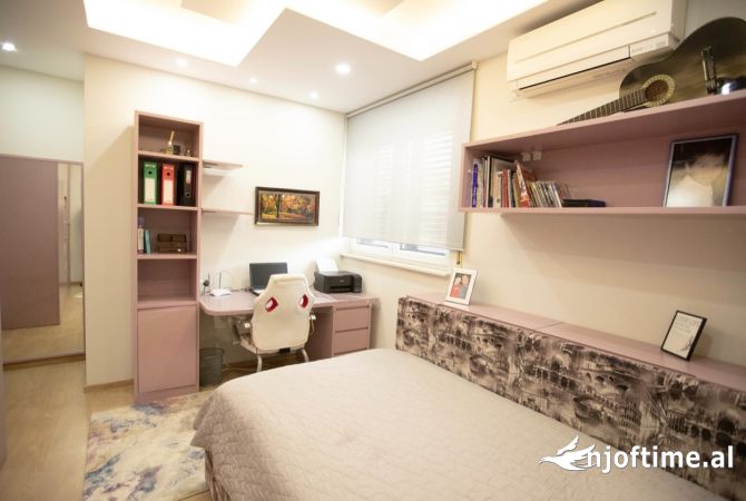 Shtepi ne shitje Apartament ne Tirane, 3+1, Mobilimi E mobiluar, Pagesa 280,000  Euro.