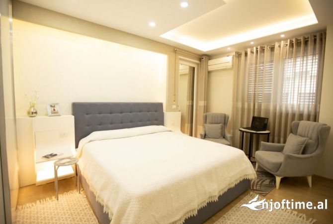 Shtepi ne shitje Apartament ne Tirane, 3+1, Mobilimi E mobiluar, Pagesa 280,000  Euro.