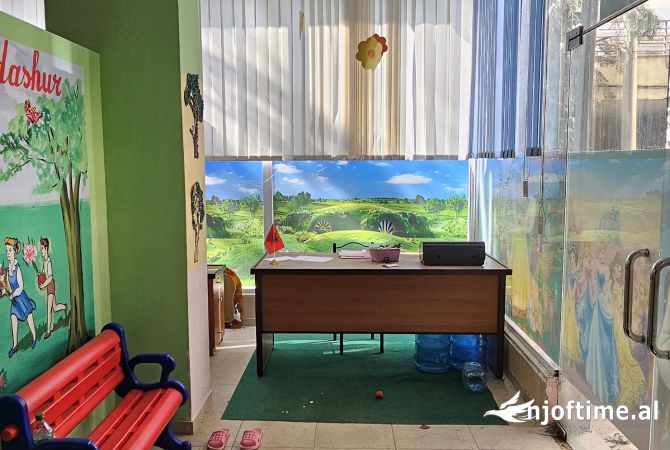 Ambient biznesi me qera 3+1 ne Tirane - 500 Euro