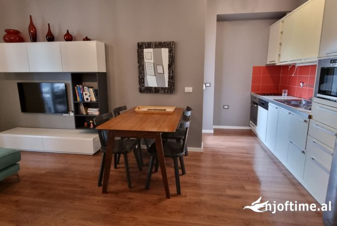 Shtepi me qera Apartament ne Tirane, 1+1, Mobilimi E mobiluar, Pagesa 600  Euro.