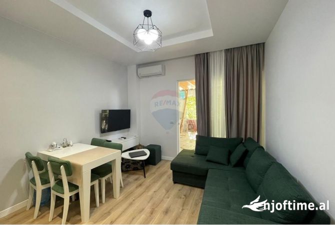 Shtepi ne shitje Apartament ne Tirane, 2+1, Mobilimi E mobiluar, Pagesa 190,000  Euro.