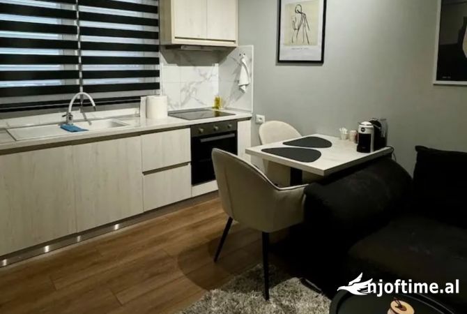 Shtepi me qera Apartament ne Tirane, 1+1, Mobilimi E mobiluar, Pagesa 550  Euro.