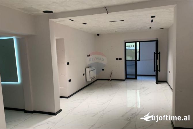Ambient biznesi me qera 1+1 ne Tirane - 1,300 Euro