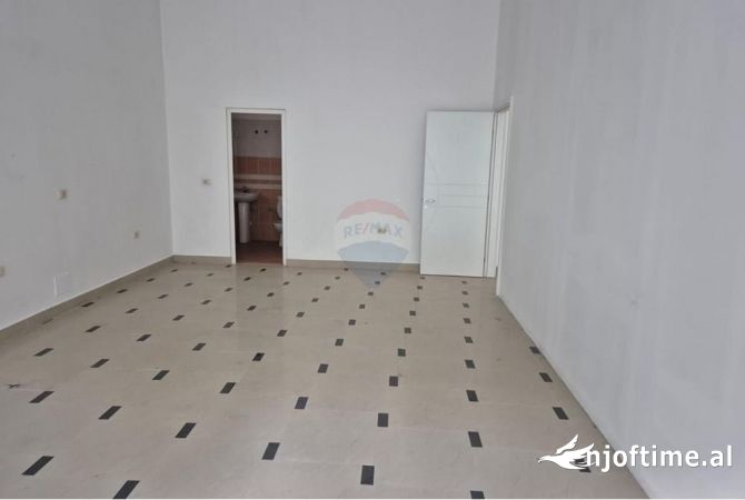 Ambient biznesi me qera 1+1 ne Tirane - 450 Euro
