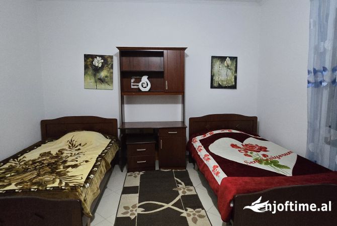 Shtepi me qera Apartament ne Tirane, 2+1, Mobilimi E mobiluar, Pagesa 65,000  Leke.
