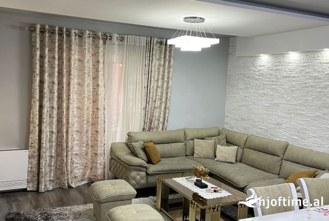 Shtepi me qera 2+1 ne Tirane - 700 Euro