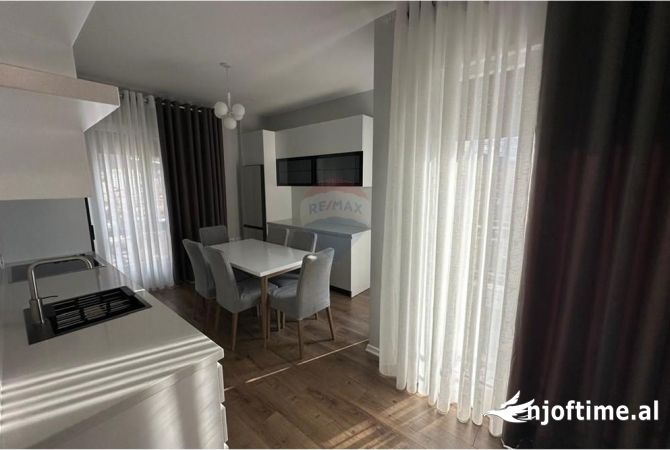 Shtepi me qera 2+1 ne Tirane - 700 Euro