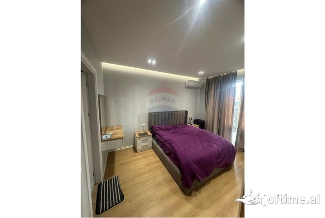 Shtepi ne shitje Apartament ne Tirane, 2+1, Mobilimi E mobiluar, Pagesa 155,000  Euro.