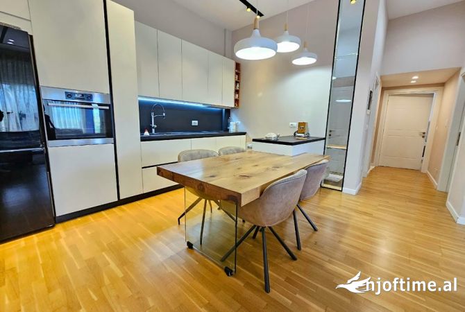 Shtepi me qera 2+1 ne Tirane - 900 Euro