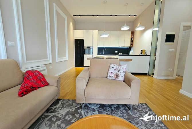 Shtepi me qera 2+1 ne Tirane - 900 Euro