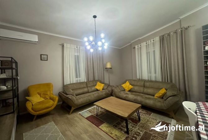 Shtepi me qera 2+1 ne Tirane - 700 Euro