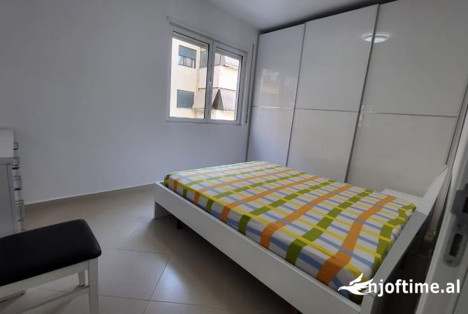 Shtepi me qera Apartament ne Tirane, 2+1, Mobilimi E mobiluar, Pagesa 600  Euro.