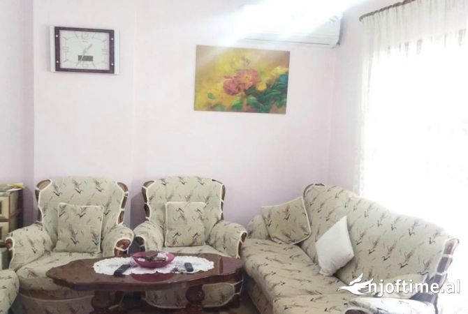 Shtepi me qera 2+1 ne Tirane - 380 Euro