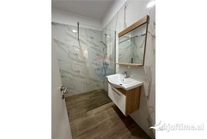 Shtepi me qera 1+1 ne Tirane - 650 Euro