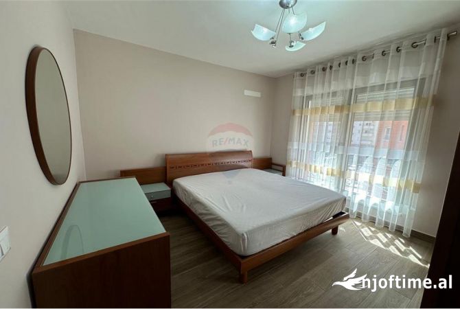 Shtepi me qera Apartament ne Tirane, 1+1, Mobilimi E mobiluar, Pagesa 650  Euro.