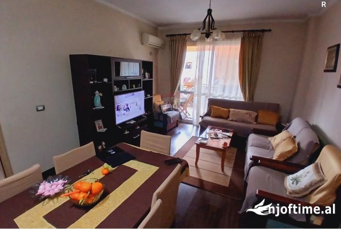 Shtepi me qera 2+1 ne Tirane - 650 Euro