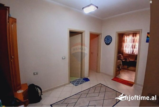 Shtepi me qera 2+1 ne Tirane - 650 Euro
