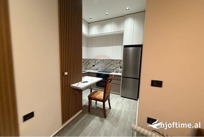 Shtepi me qera Apartament ne Tirane, 2+1, Mobilimi E mobiluar, Pagesa 450  Euro.