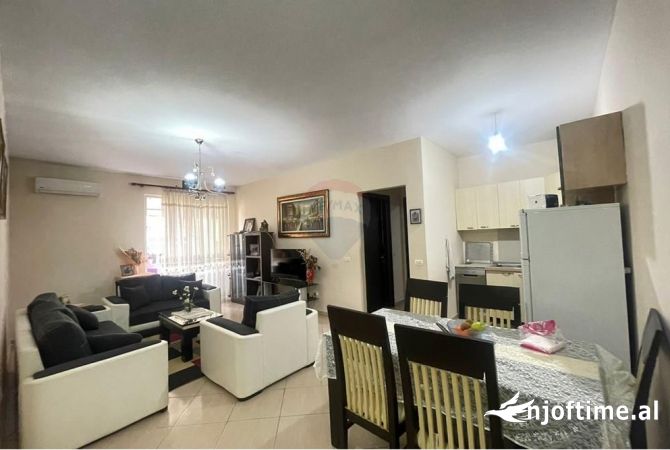 Shtepi ne shitje Apartament ne Tirane, 1+1, Mobilimi E mobiluar, Pagesa 135,000  Euro.