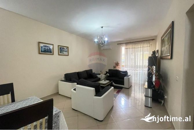 Shtepi ne shitje Apartament ne Tirane, 1+1, Mobilimi E mobiluar, Pagesa 135,000  Euro.