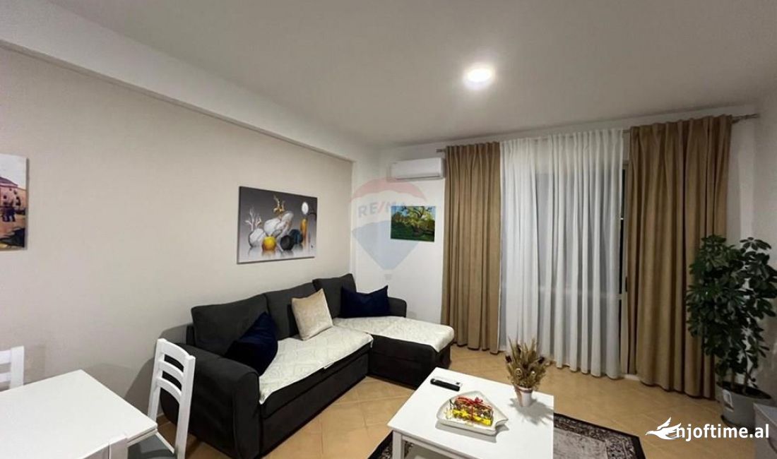 Shtepi me qera Apartament ne Tirane, 2+1, Mobilimi E mobiluar, Pagesa 800  Euro.