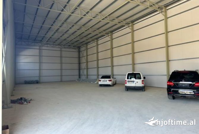 Ambient biznesi me qera 4+1 ne Tirane - 2,000 Euro