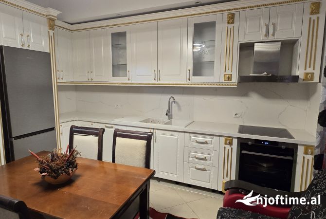 Shtepi me qera Apartament ne Tirane, 2+1, Mobilimi E mobiluar, Pagesa 60,000  Leke.