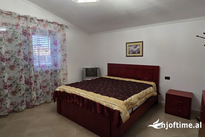 Shtepi me qera 2+1 ne Tirane - 40,000 Leke