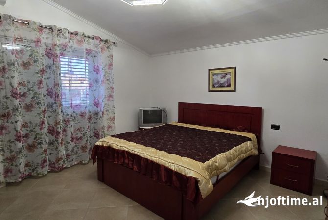 Shtepi me qera Apartament ne Tirane, 2+1, Mobilimi E mobiluar, Pagesa 40,000  Leke.