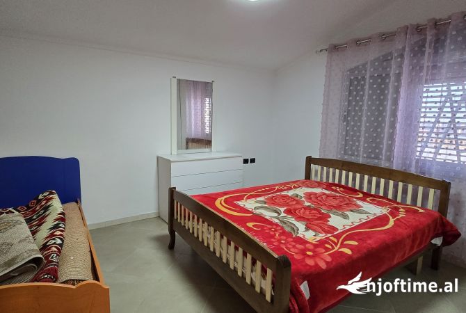 Shtepi me qera Apartament ne Tirane, 2+1, Mobilimi E mobiluar, Pagesa 40,000  Leke.