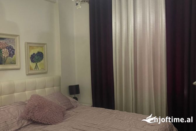 Shtepi me qera Apartament ne Tirane, 2+1, Mobilimi E mobiluar, Pagesa 600  Euro.