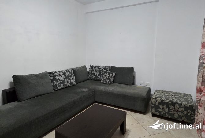 Shtepi me qera Apartament ne Tirane, 1+1, Mobilimi E mobiluar, Pagesa 400  Euro.