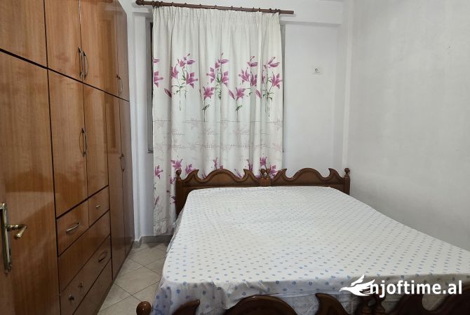 Shtepi me qera Apartament ne Tirane, 1+1, Mobilimi E mobiluar, Pagesa 400  Euro.