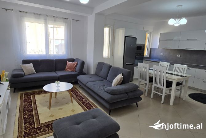 Shtepi me qera 2+1 ne Tirane - 550 Euro