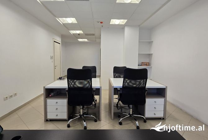 Ambient biznesi me qera 3+1 ne Tirane - 800 Euro