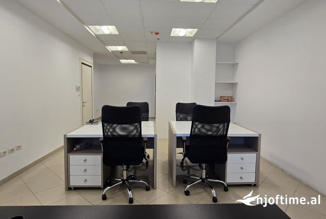 Ambient biznesi me qera 3+1 ne Tirane - 800 Euro