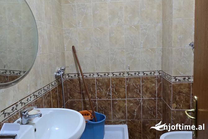 Shtepi me qera Apartament ne Tirane, 1+1, Mobilimi E mobiluar, Pagesa 400  Euro.