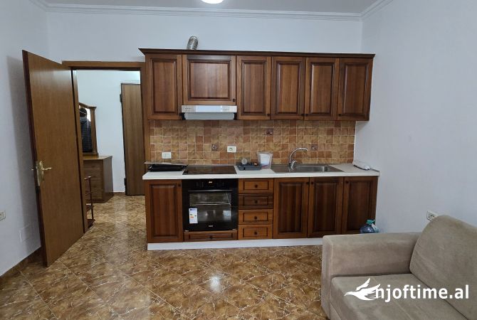 Shtepi me qera 1+1 ne Tirane - 400 Euro