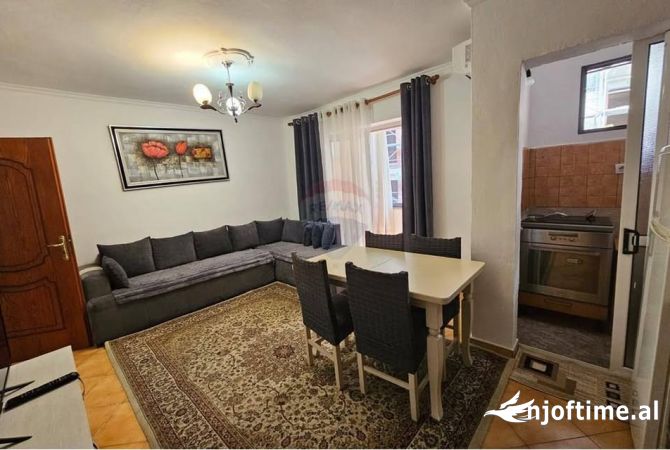 Shtepi me qera Apartament ne Tirane, 1+1, Mobilimi E mobiluar, Pagesa 450  Euro.