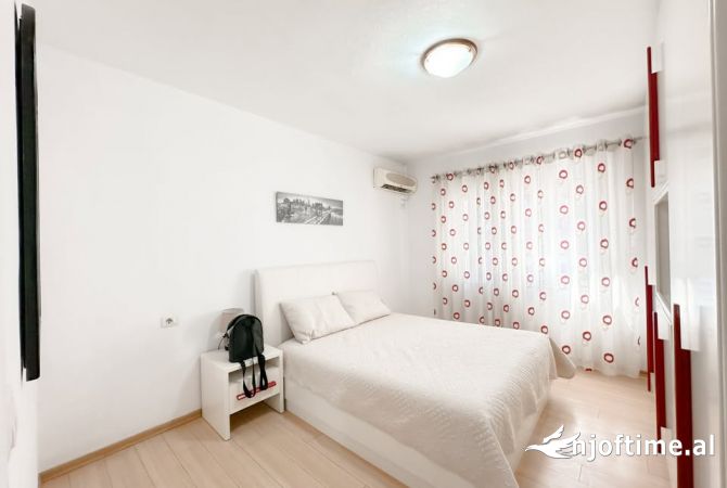 Shtepi me qera Apartament ne Tirane, 2+1, Mobilimi E mobiluar, Pagesa 650  Euro.