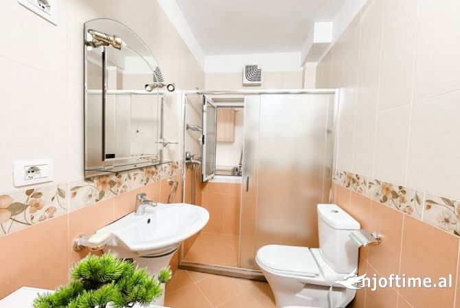 Shtepi me qera Apartament ne Tirane, 2+1, Mobilimi E mobiluar, Pagesa 650  Euro.