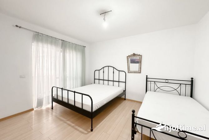 Shtepi me qera Apartament ne Tirane, 2+1, Mobilimi E mobiluar, Pagesa 650  Euro.
