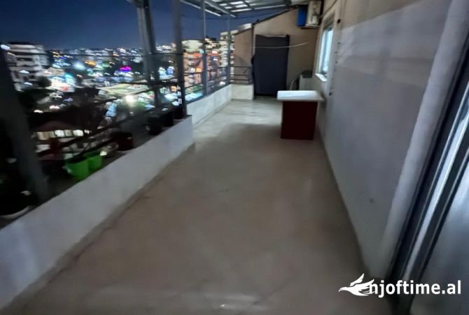 Shtepi ne shitje Apartament ne Tirane, 1+1, Mobilimi E mobiluar, Pagesa 93,000,000  Euro.