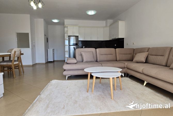 Shtepi me qera 2+1 ne Tirane - 750 Euro