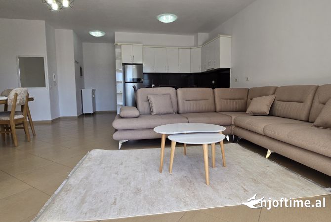 Shtepi me qera 2+1 ne Tirane - 750 Euro