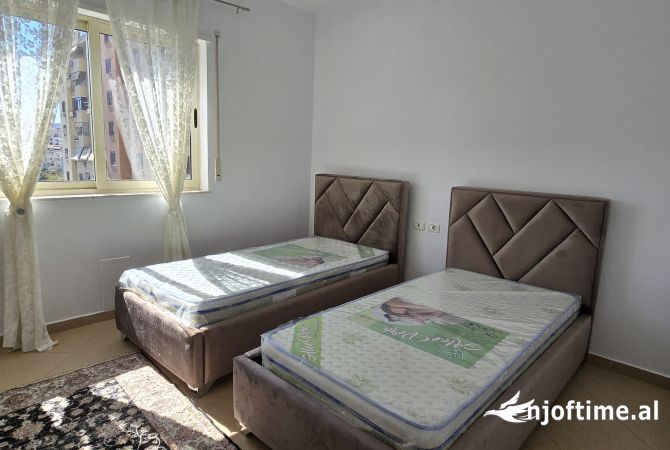 Shtepi me qera Apartament ne Tirane, 2+1, Mobilimi E mobiluar, Pagesa 750  Euro.